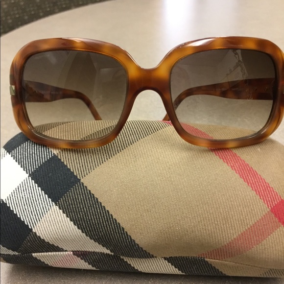 Burberry Accessories - Burberry Tortoise Shell Sunglasses